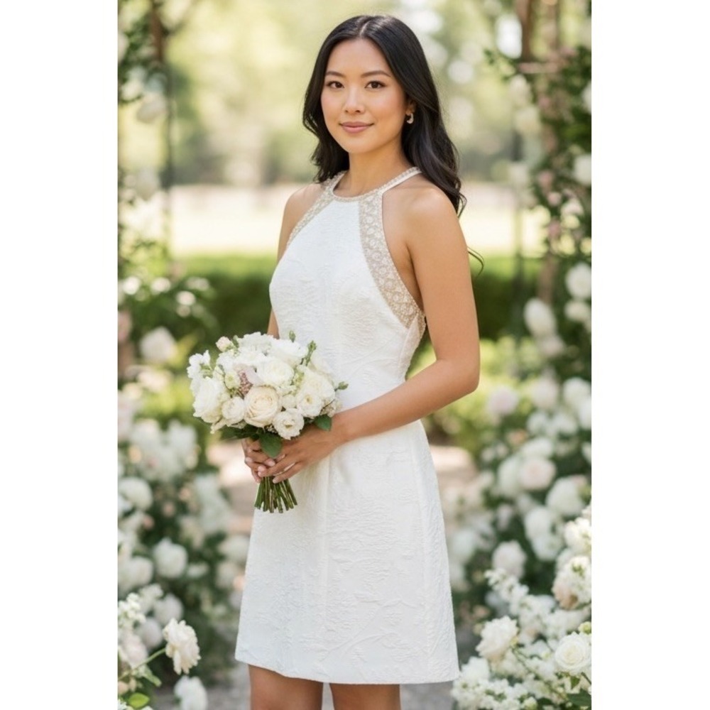 Lilly Pulitzer Women's Resort Pearl White Stretch Shift Dress‎ Size 2 with Gold